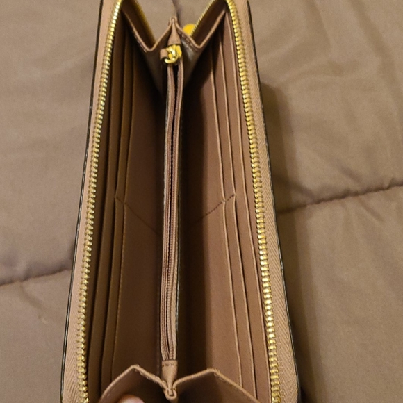 Wallet - Picture 2 of 2